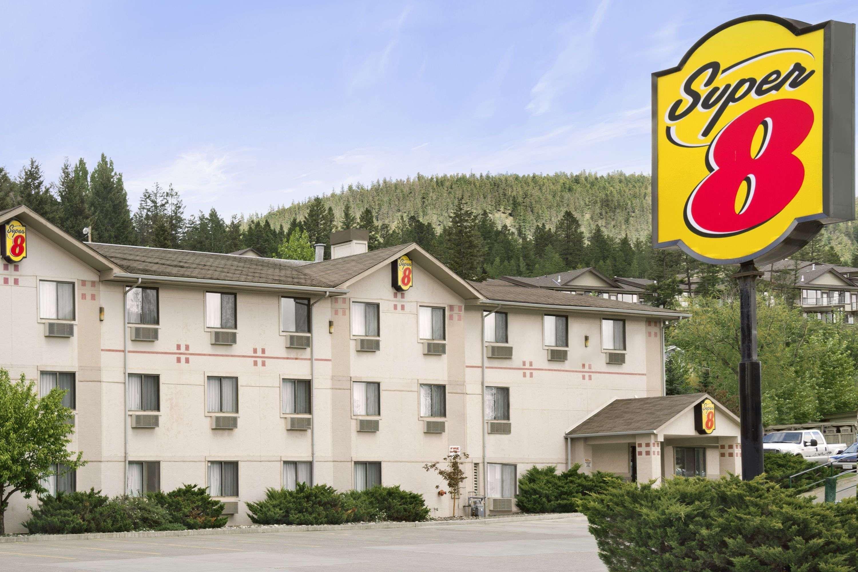 Super 8 By Wyndham Williams Lake Bc Exterior photo