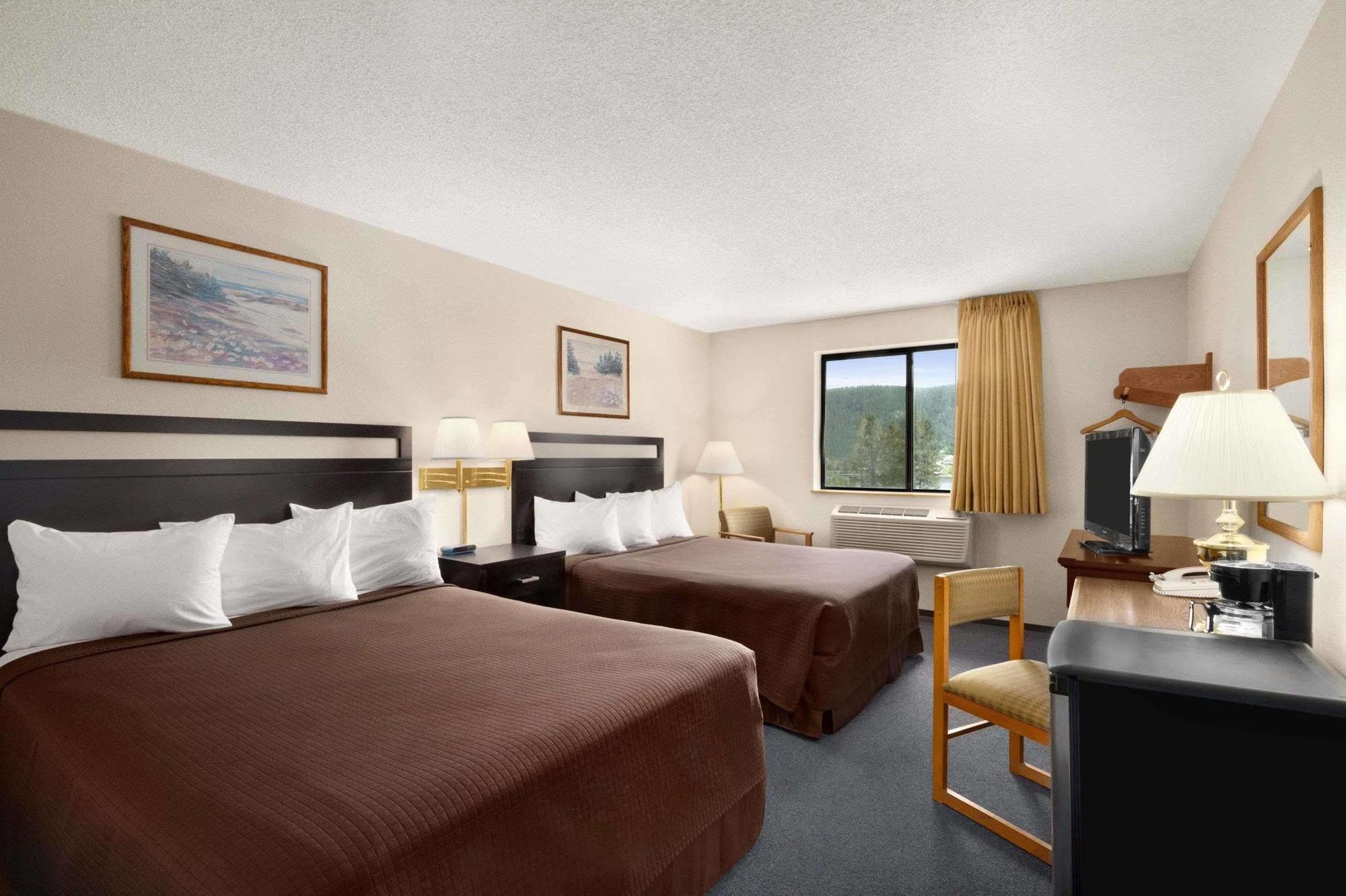 Super 8 By Wyndham Williams Lake Bc Exterior photo