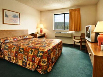 Super 8 By Wyndham Williams Lake Bc Room photo